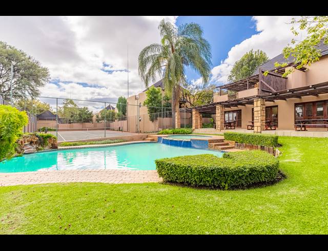 2 BEDROOM APARTMENT FOR SALE IN SUNNINGHILL